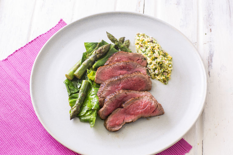 Flash-fried rump steak with sauce gribiche and spring greens