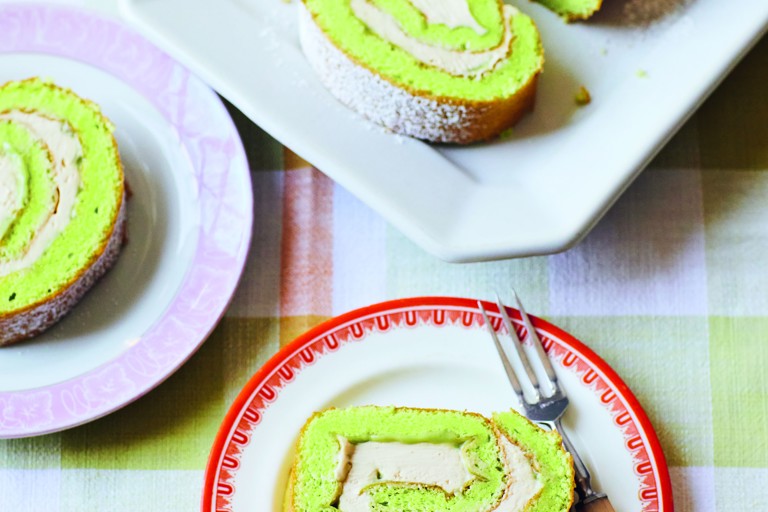 Pandan swiss roll with whipped cream