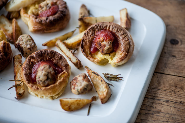 Mini Yorkshire puddings with meatballs