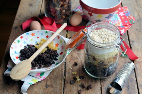 Edible Gift: Christmas Pudding in a Jar