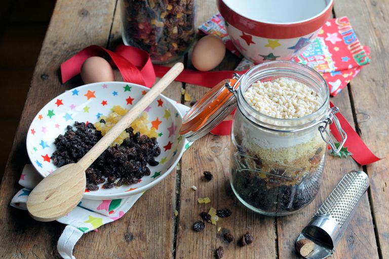Edible Gift: Christmas Pudding in a Jar