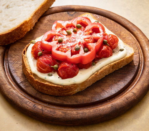 Tomato tonnato sandwich
