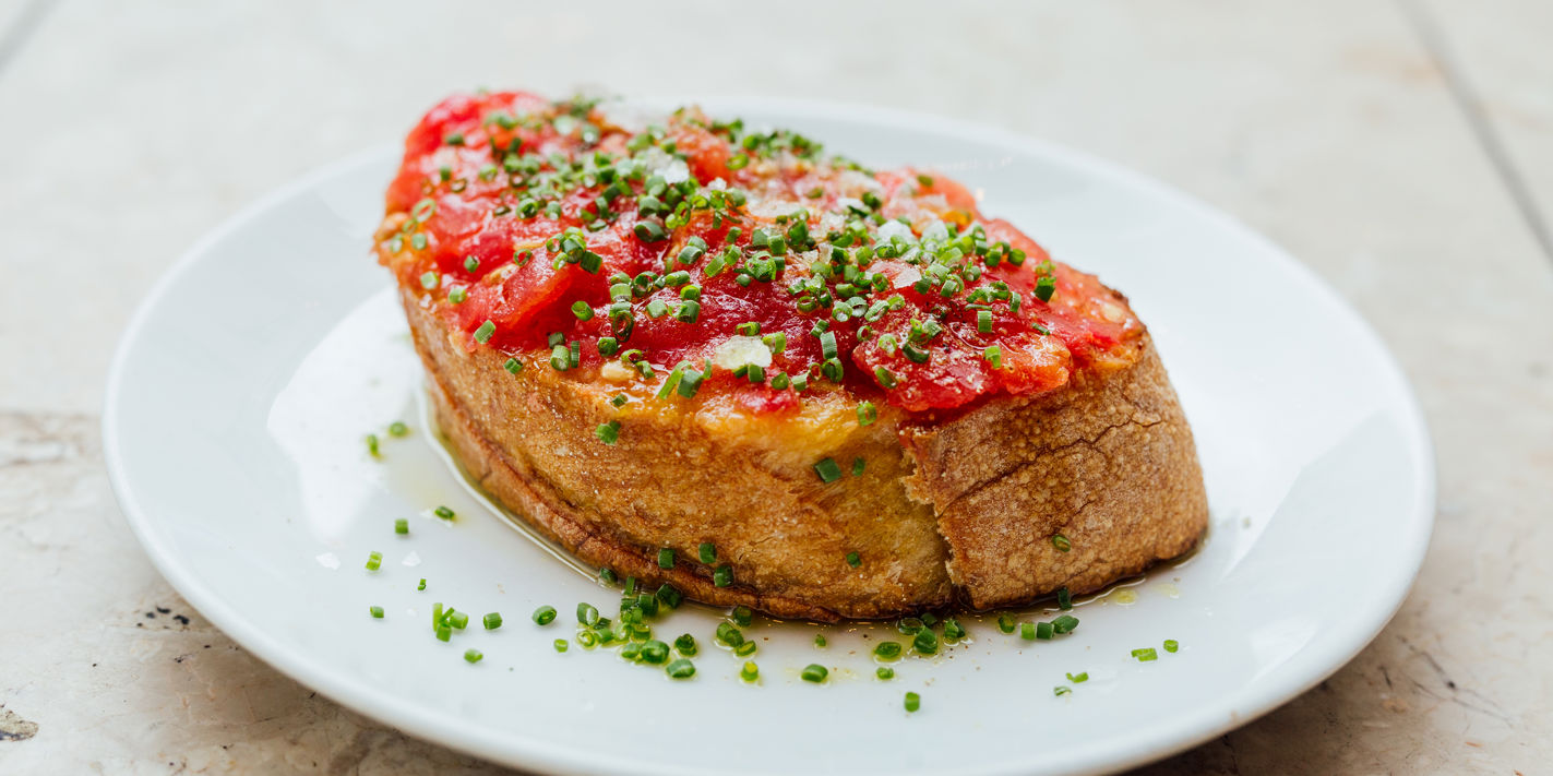 Pan con tomate