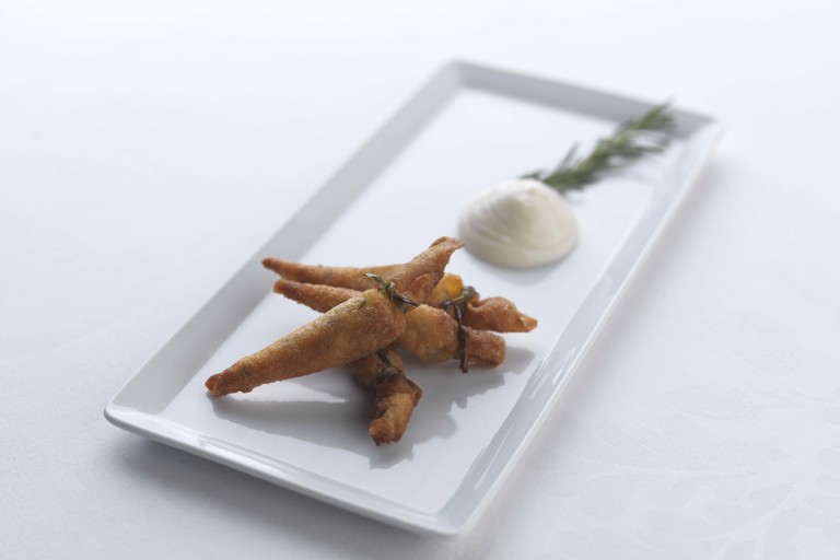 Squid cornets with rosemary mayonnaise