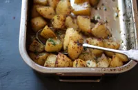 Spiced roast potatoes with coriander, cumin and black pepper