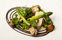 Chicken with black garlic, mushrooms and asparagus