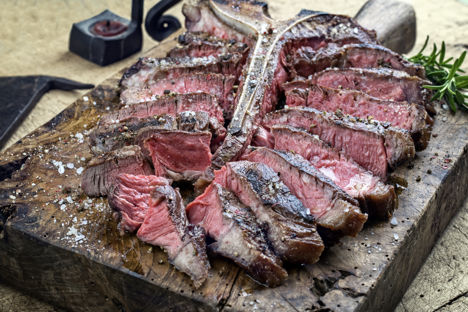 Bistecca alla Fiorentina: giant barbecued T-bones in Tuscany
