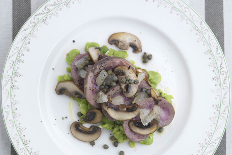Lamb kidneys with crushed broad beans, lemon and capers