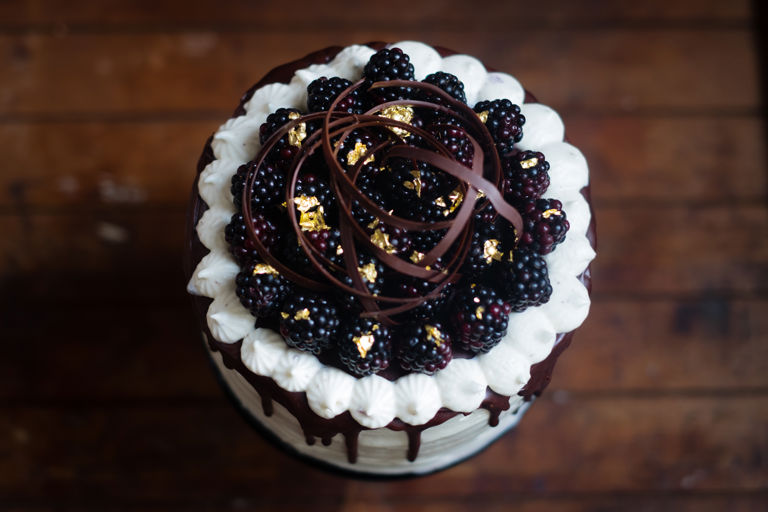 Blackberry marshmallow cake